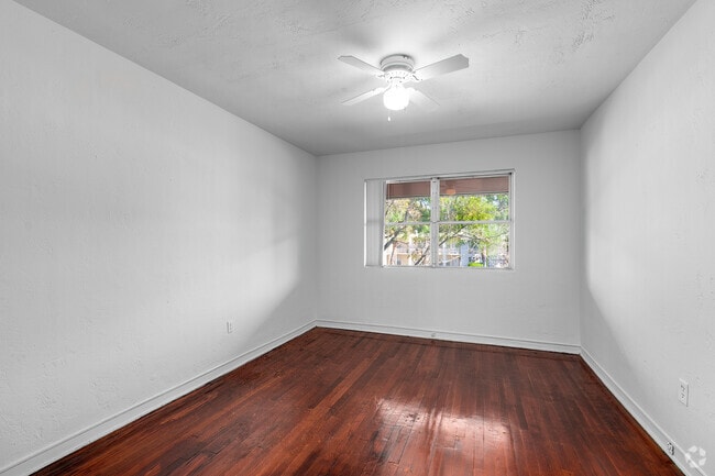 1BR, 1BA - 750SF - Lake Ivanhoe Shores Apartments