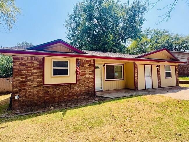 Building Photo - 808 Catherine Dr