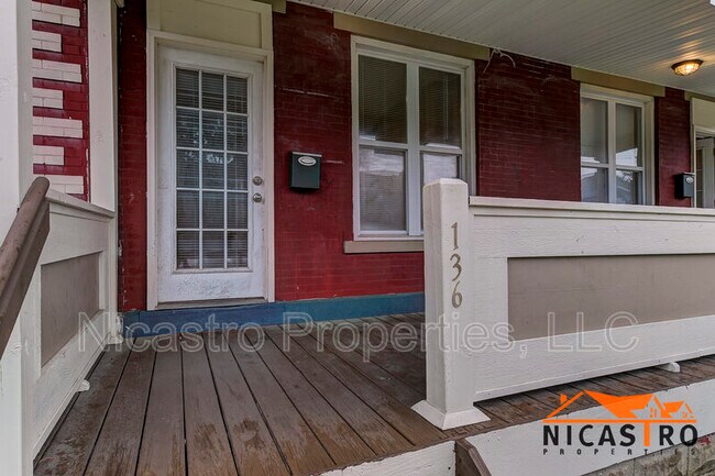 Photo - 136 E 11th Ave