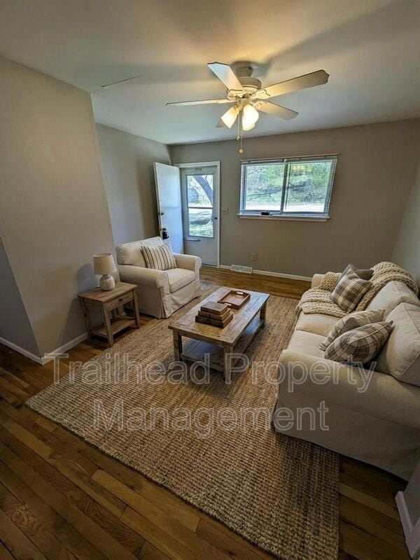 Photo - 110 S High St