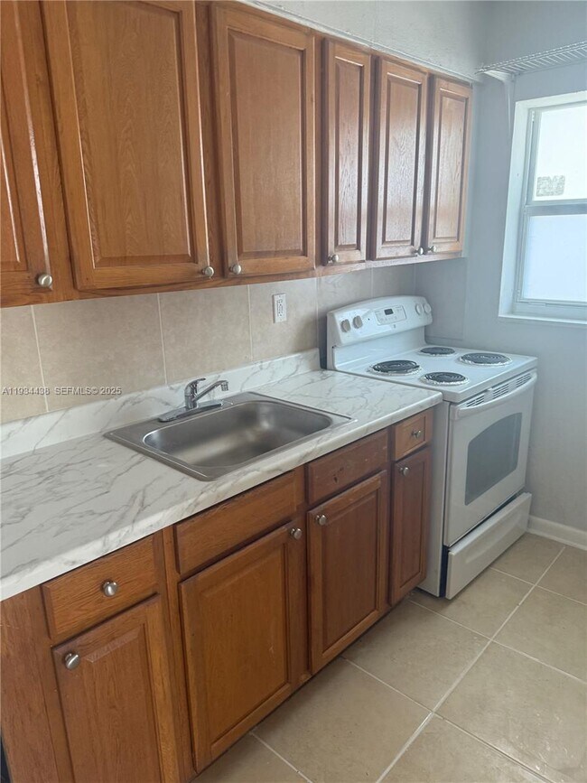 Photo - 621 SW 15th Ave Unit 4