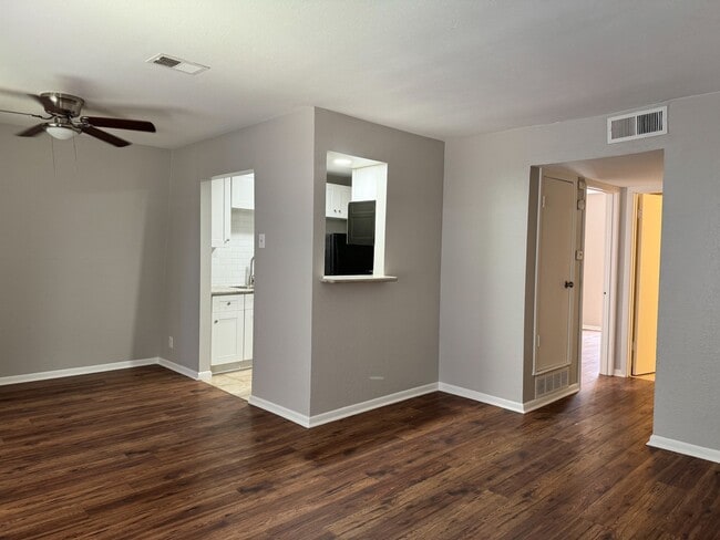 Building Photo - 2101 6th Ave N Unit 12