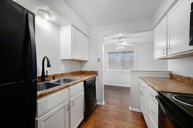 Photo - 11812 Arbor St Unidad 12