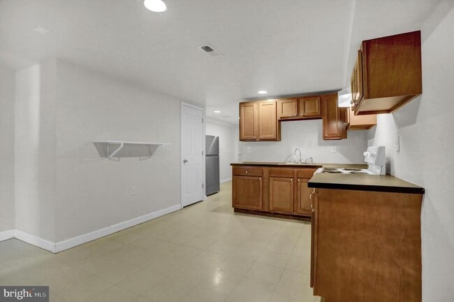 Photo - 421 Elrino St