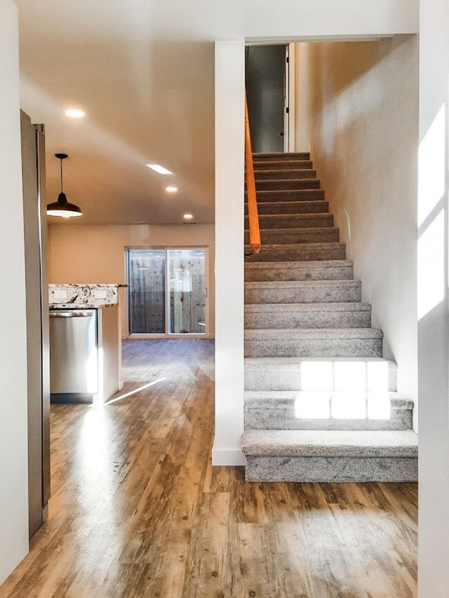 Photo - 2 BED/ 1.5 BATH TOWNHOME