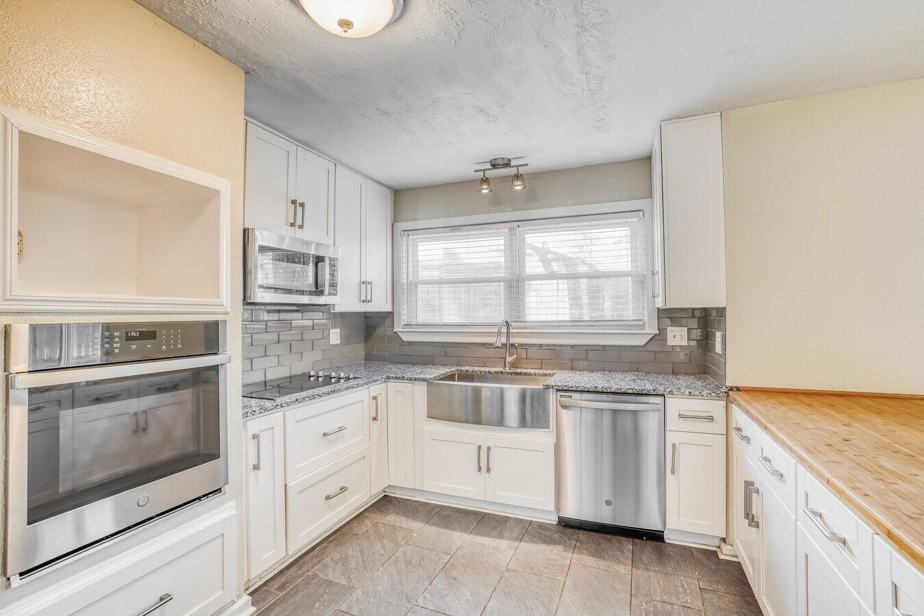 Photo - 17828 Cluster Ct