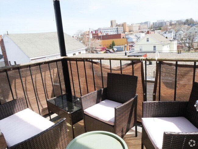 Building Photo - 4 Chestnut Hill Ave Unit 2 Rental