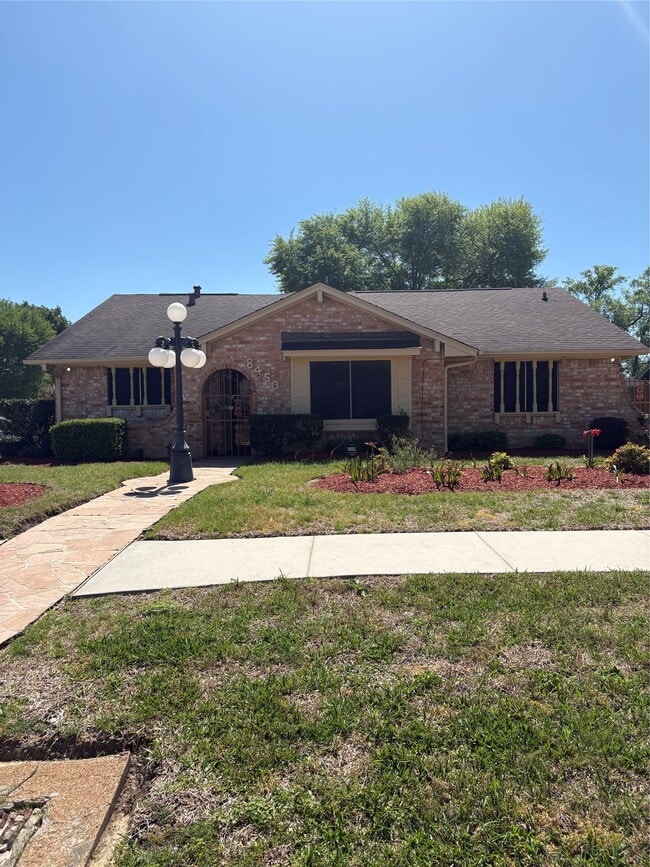 Building Photo - 8450 Bigwood St