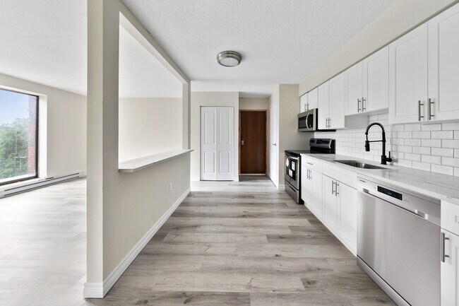 Photo - 3155 Sandwich St