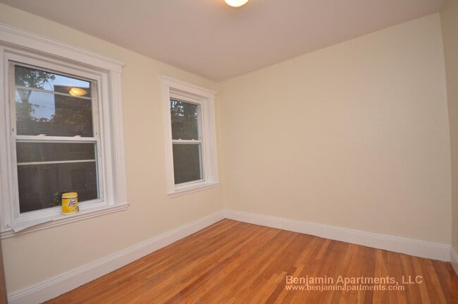 Photo - 15 Egremont Rd Unit 2