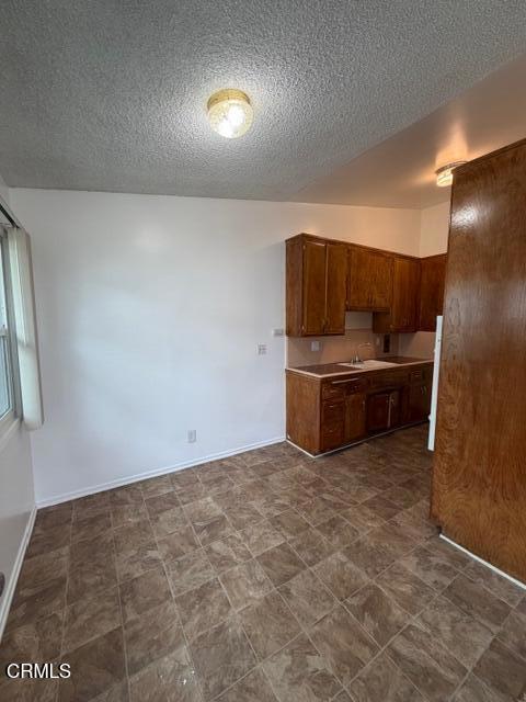 Photo - 724 Sidonia Ave