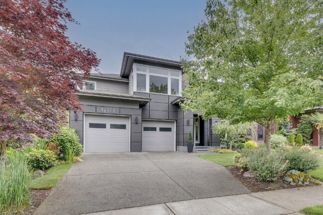 Building Photo - Beutiful 5 bedroom home on Wisti Lane!