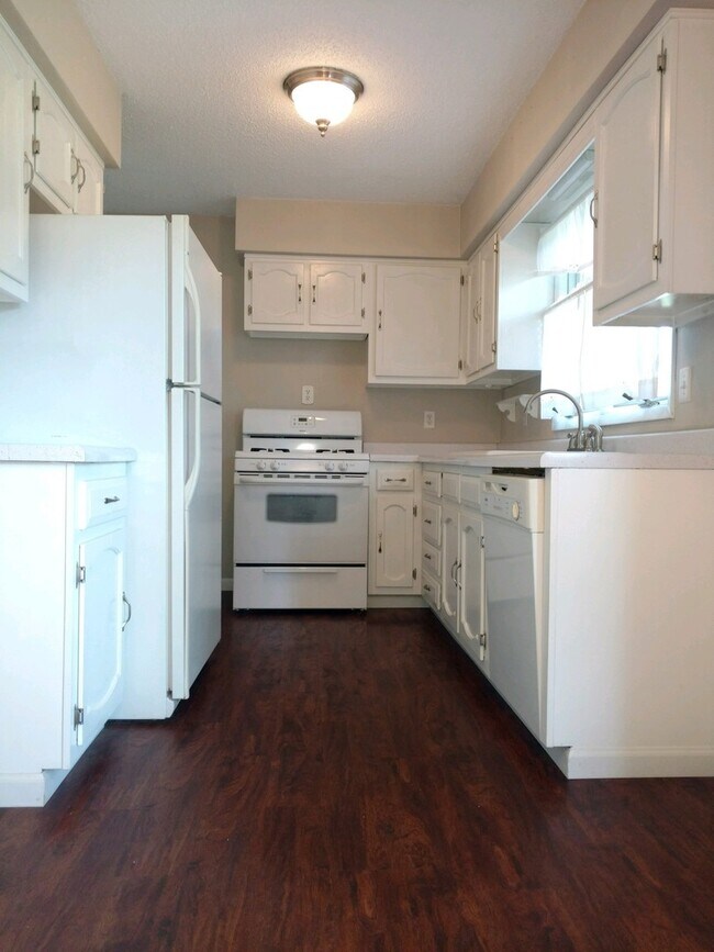 Photo - Charming 4 Bed / 1 Bath Ranch – Now Available!