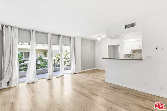 Photo - 1131 Alta Loma Rd Unit 306