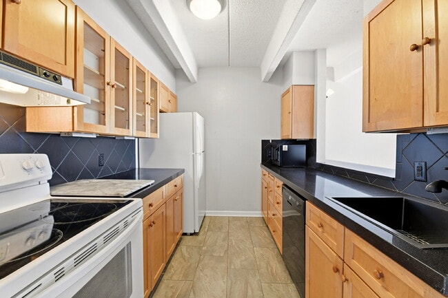 Photo - $2,345.95 - 2 Bed, 2 Bath Condo in Denver with Central AC! Unit Apt 904