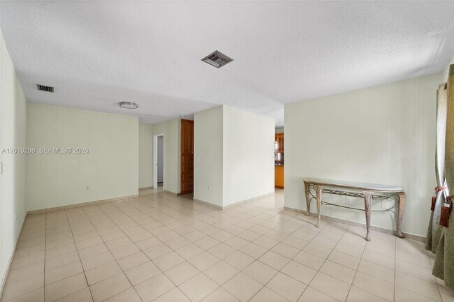 Photo - 13 SW 97th Pl