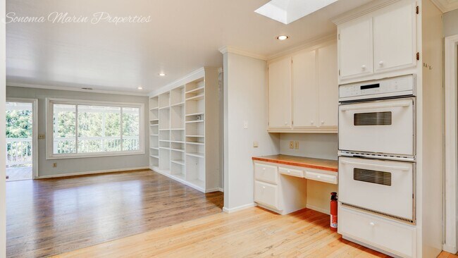 Photo - ~Beautiful 2 Bedroom - 2 Bath Main Home Pl...