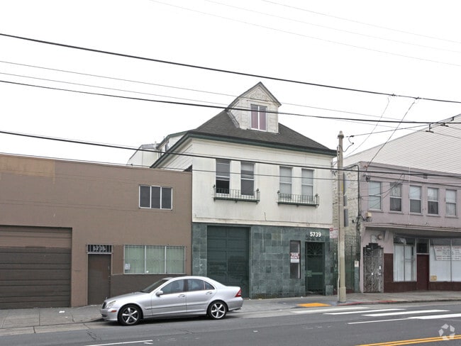 Fotografía del edificio - 5739 Mission St