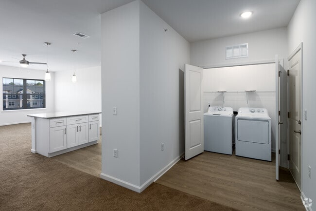3BR, 2BA - 1,354SF - In-Unit Laundry