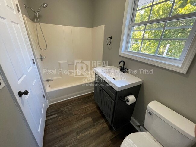 Photo - 528 N Scales St Unidad C