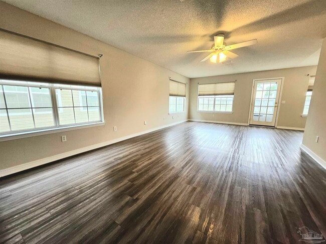 Photo - 3331 Two Sisters Wy