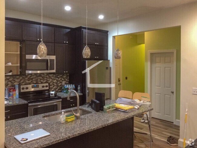 Building Photo - Unique BU Apartment