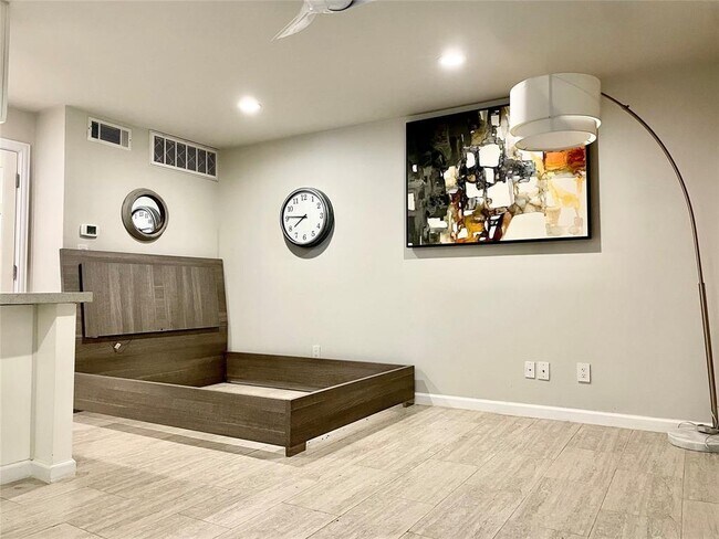 3110 Red River St Unidad D-107