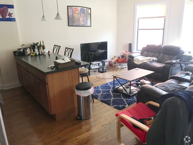 Building Photo - 2836 N Albany Ave Unit 3 Rental