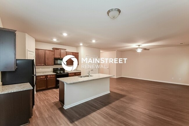 Photo - 3 Bedroom Pet-Friendly Home in Villa Rica, GA with Main Street Renewal