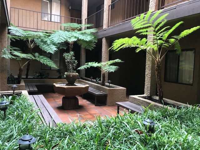 Building atrium - 14572 Dickens St Unit 105 Rental