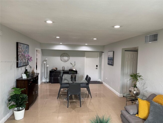 Photo - 14036 SW 90th Ave Unit 201-AA