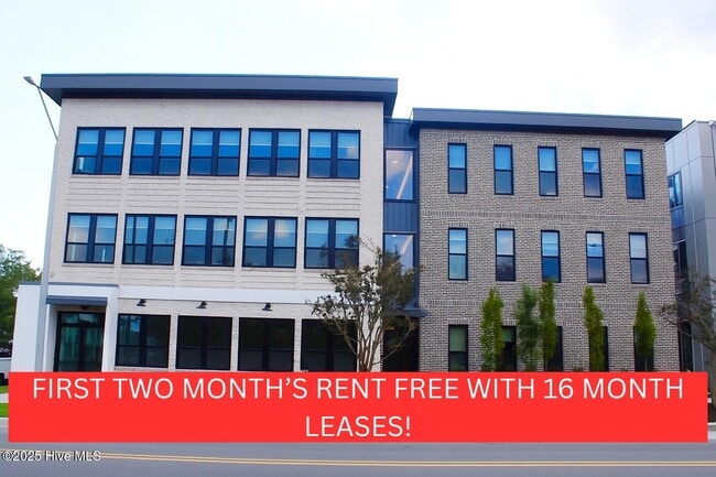 Building Photo - 1124 Castle St Unit 201