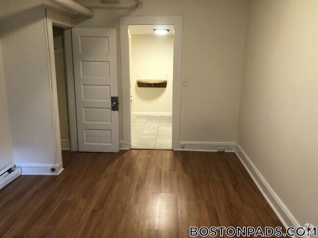 Building Photo - 1135 Commonwealth Ave Rental