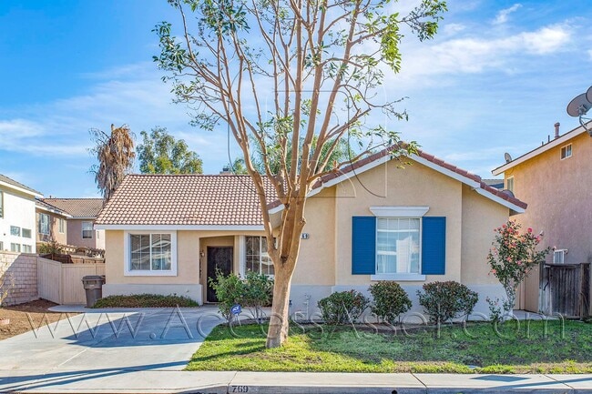 Building Photo - Single Story 3 Bedroom, 2 Bath Gem Home In Corona!