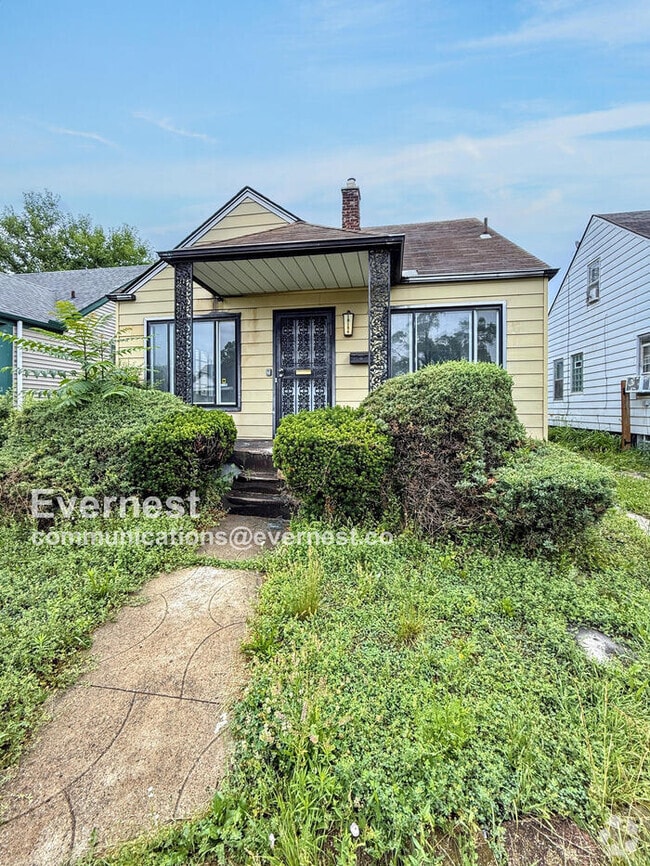 Building Photo - 18184 Riopelle St Rental
