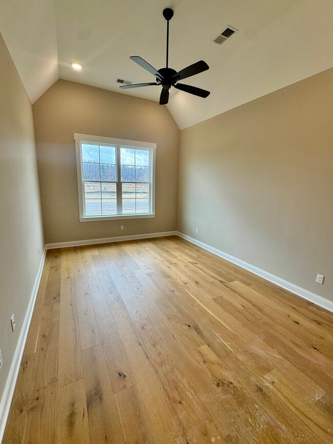 Photo - 582 Bolivar Dr