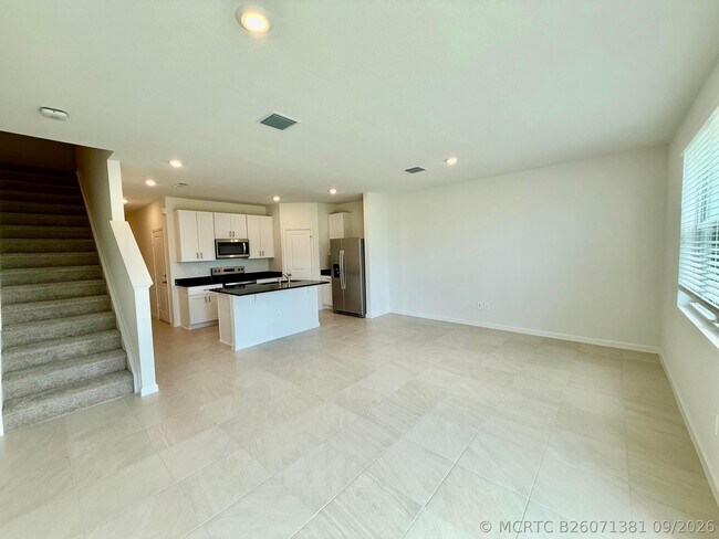 Photo - 655 Salisbury Cir