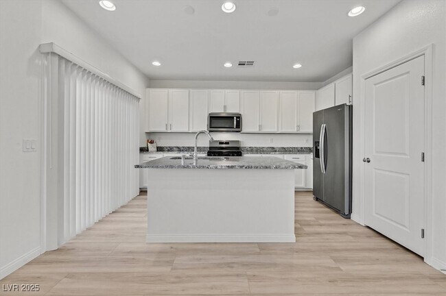 Photo - 8136 Rockflower St