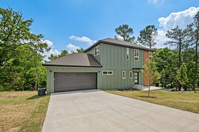 2 Brightling Ln