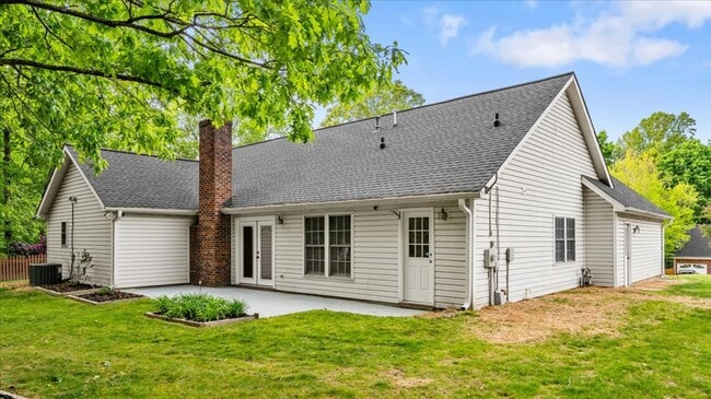 Photo - Coming Soon! Single Story Rental in Jamestown's Colony Park!