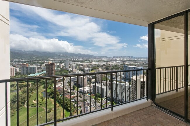 Photo - PENTHOUSE 2 Bed, 2 Bath, 2 Parking