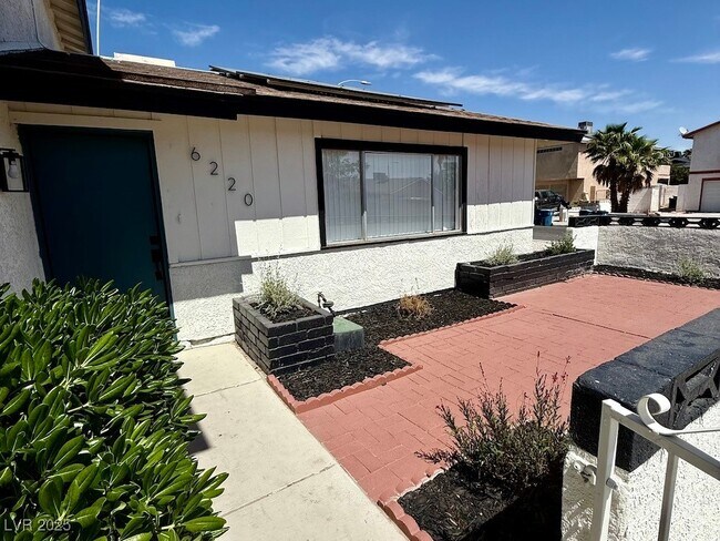Photo - 6220 Carl Ave
