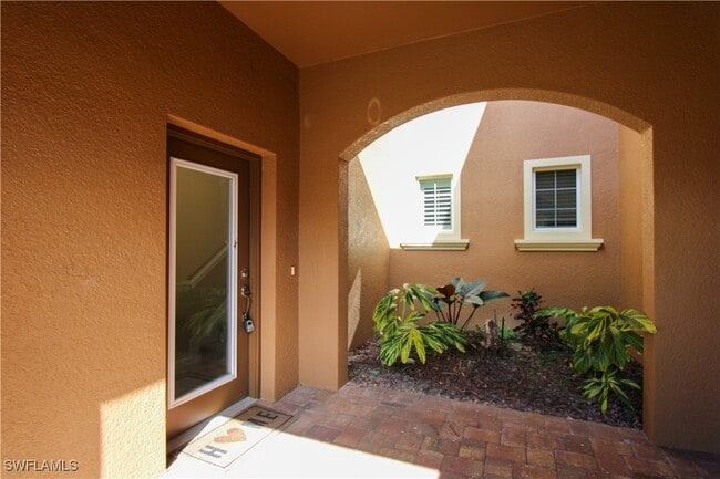 6657 Alden Woods Cir Unit 201