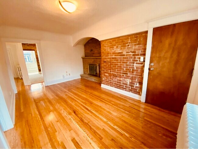 Photo - 20-20 Triller Ave Unit 4