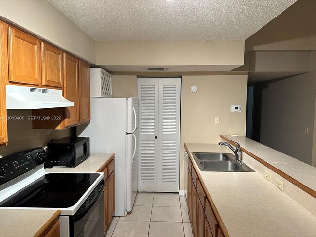 Photo - 9905 Westwood Dr Unit 37-3