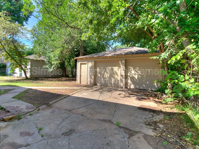 Photo - 1841 N Gatewood Ave