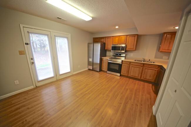 Photo - 3343 S Oaklawn Cir Townhome