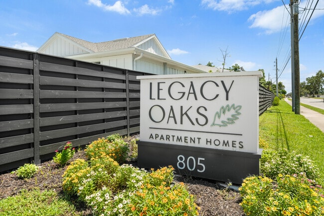 Building Photo - Legacy Oaks Apartments