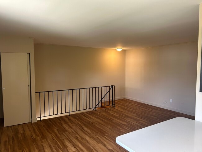 Photo - Tremaine Place