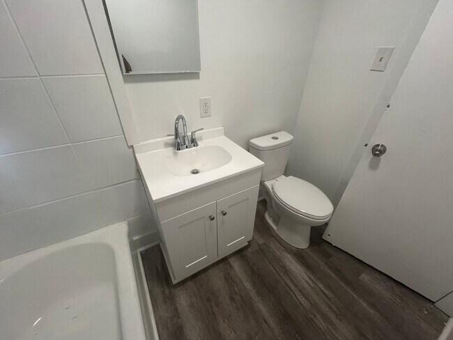 Photo - 309 West Ave Unidad B